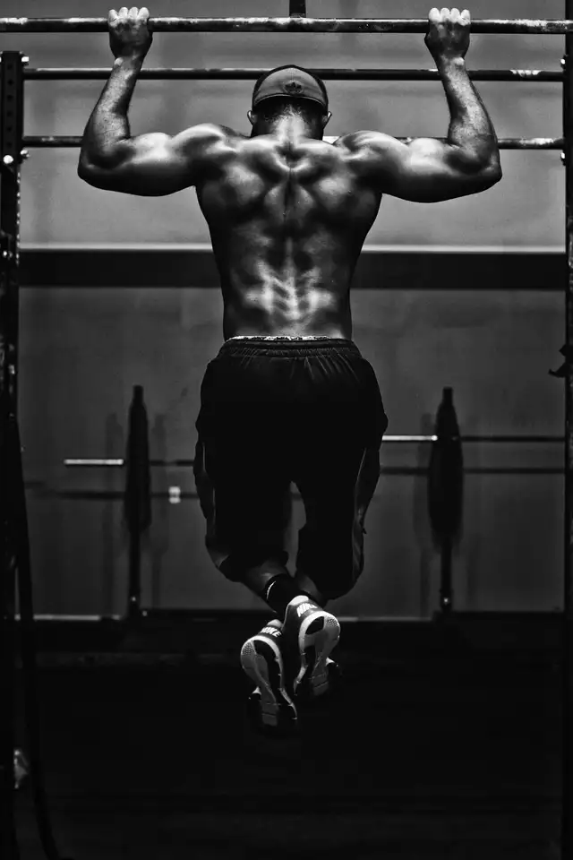 Cara Memilih Sepatu Latihan untuk Strength, HIIT, dan Cardio
